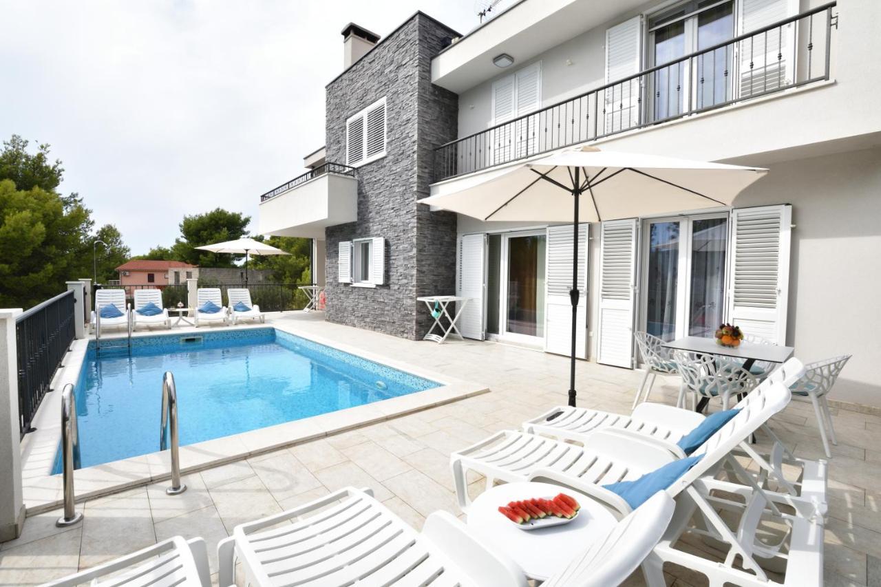Apartments Nika Primošten المظهر الخارجي الصورة