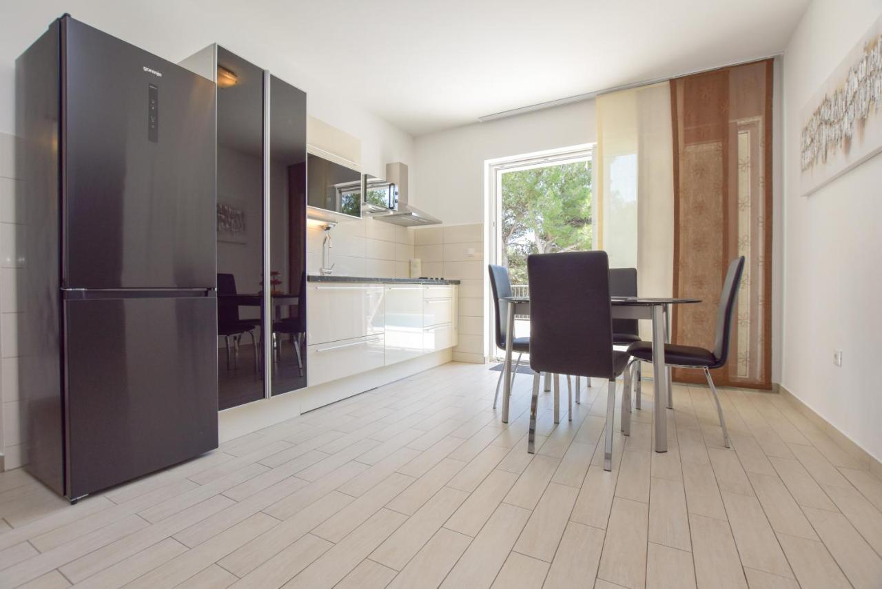 Apartments Nika Primošten المظهر الخارجي الصورة